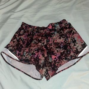 Lululemon hotty hot shorts 4 inch